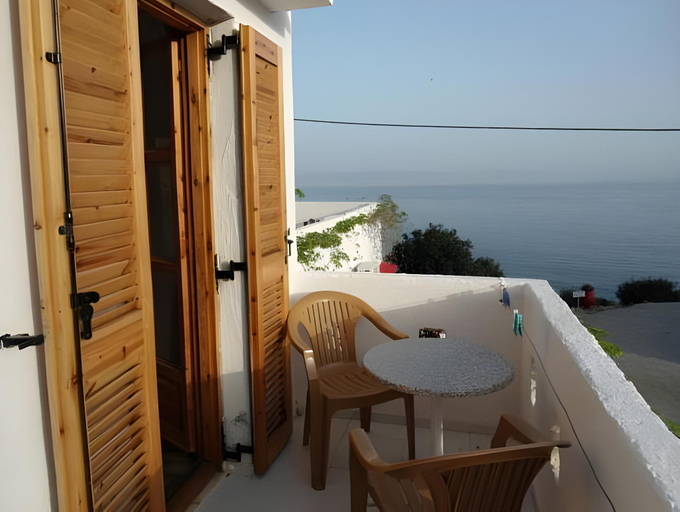 Others 4, Nikos Place, Crete