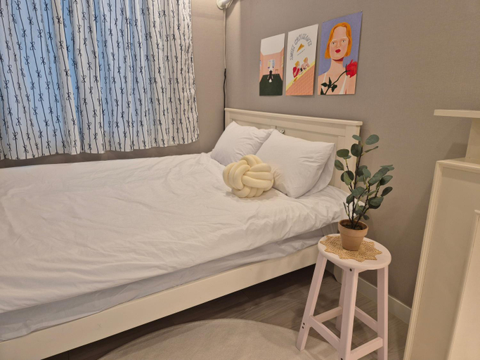 Bedroom 4, Stay Sanbo, Suyeong