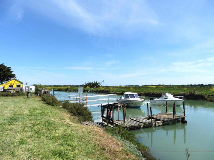Others 5, Holiday Home on Oleron near Les Huttes Beach, Charente-Maritime