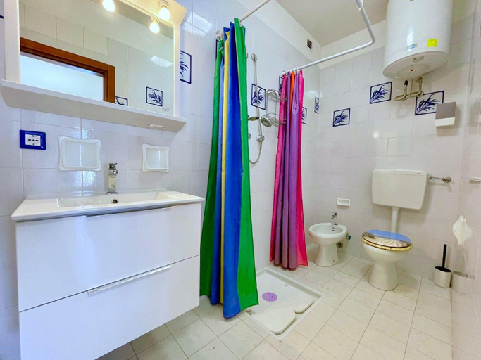 Bathroom 3, Apartment near the centre of Caorle, Venezia