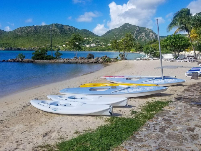 Others 4, The Catamaran Hotel