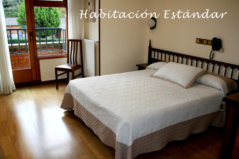 Bedroom 2, Hotel Cangas de Onis Center, Asturias