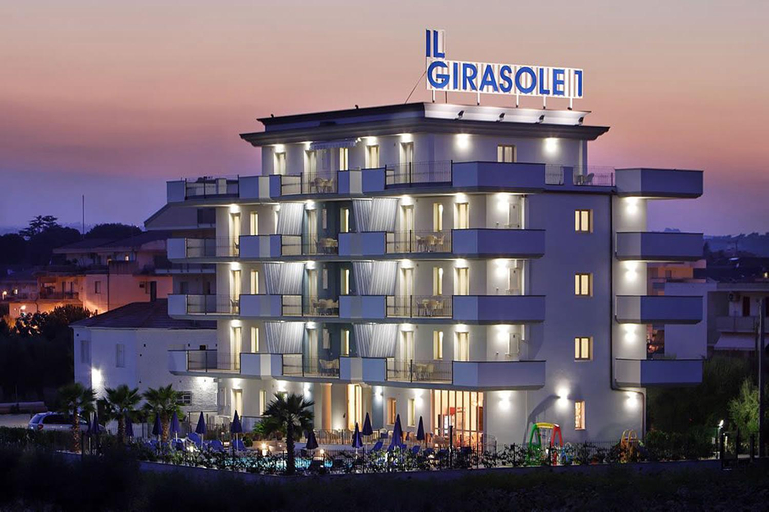Exterior & Views 1, Residence il Girasole 1, Teramo