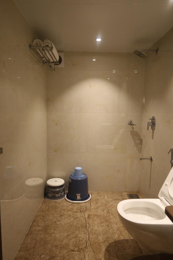 Bathroom 5, HOTEL PRESTIGE RESIDENCY, Thane