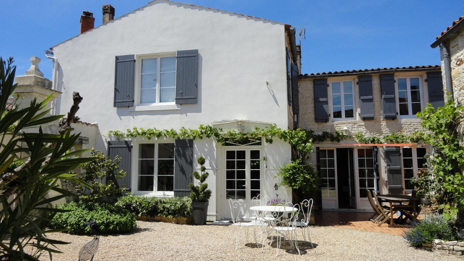 Others 4, Le Clos des Treilles, Charente-Maritime