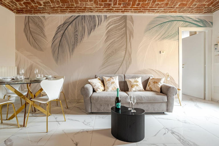 Others 5, Fanstastic 2BDRM Biella Center!, Biella