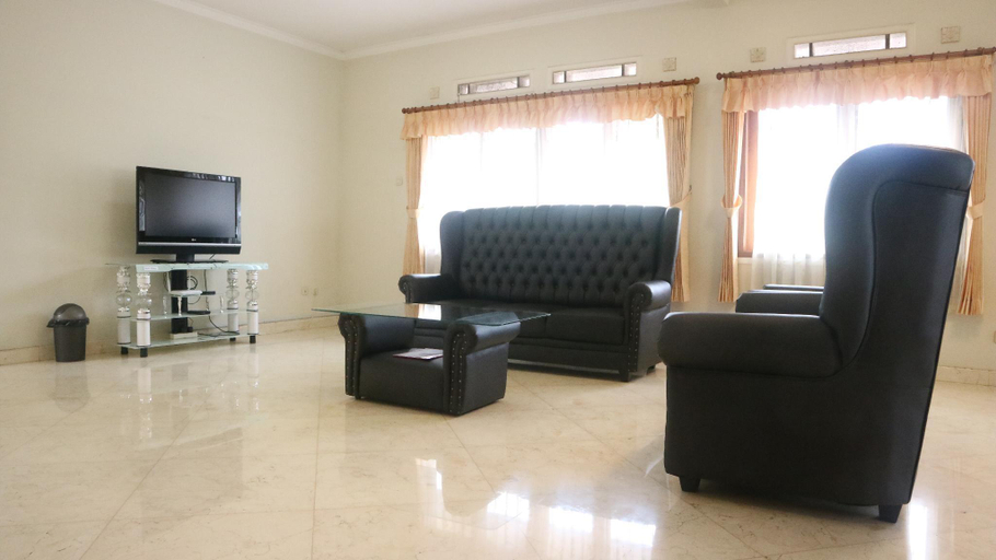 Others 5, Dago Asri House (3 Bedrooms 6 Pax), Bandung