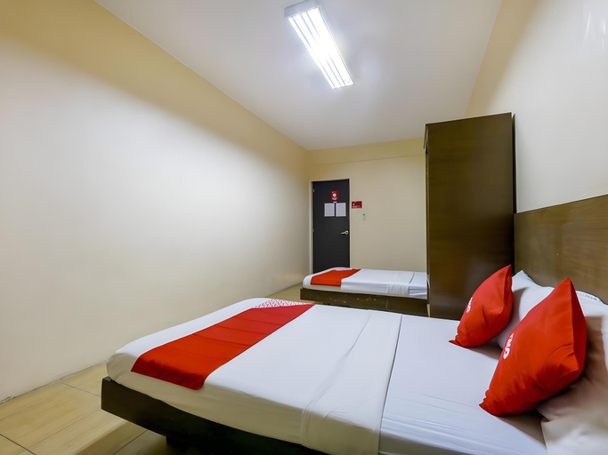 Bedroom 4, Metro Deluxe Residences near World Trade Center, Pasay City