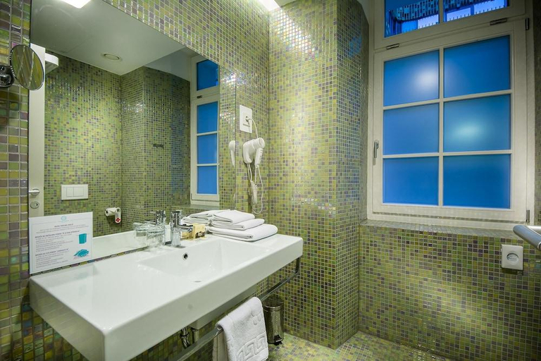Bathroom 4, Rimske terme, Laško