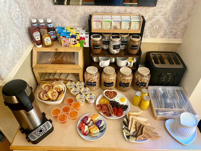 Food & Drinks 5, The Libra - Adults Only B&B with carpark, Blackpool