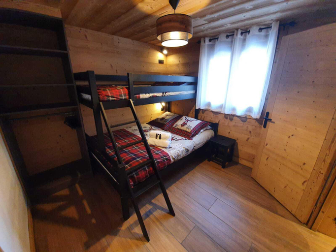 Bedroom 2, Chalet Delphinette Spa Privatif Morzine, Haute-Savoie