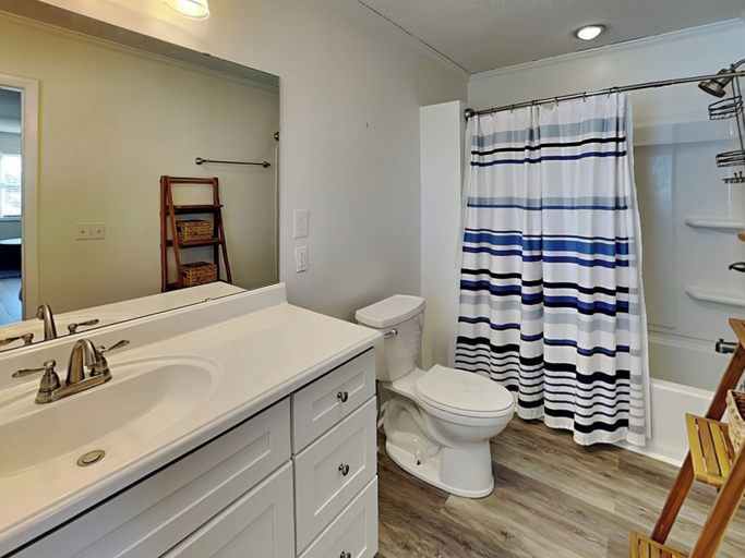 Bathroom 3, Bellcove by Topsail Realty, Onslow