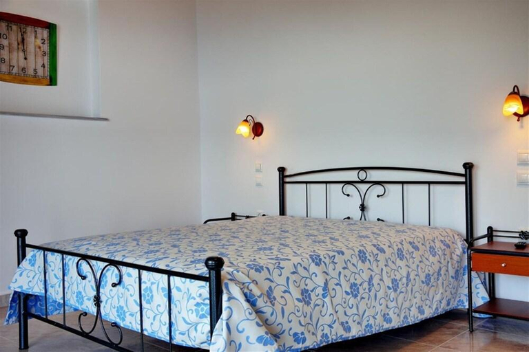 Bedroom 5, Mikro Nisi Studios & Apartments, Ionian Islands