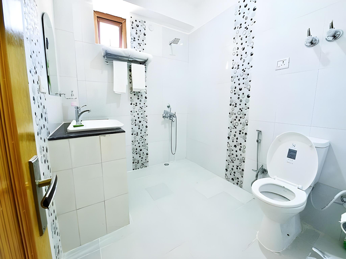 Bathroom, Himalayan Residency, Leh
