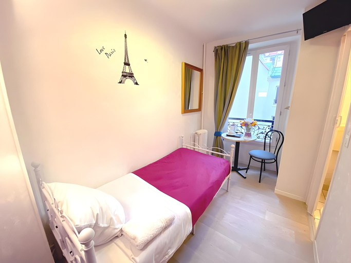 Bedroom 2, Hotel Aviatic, Paris