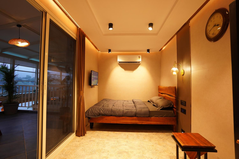 Bedroom 2, The Boat Club, Raigarh