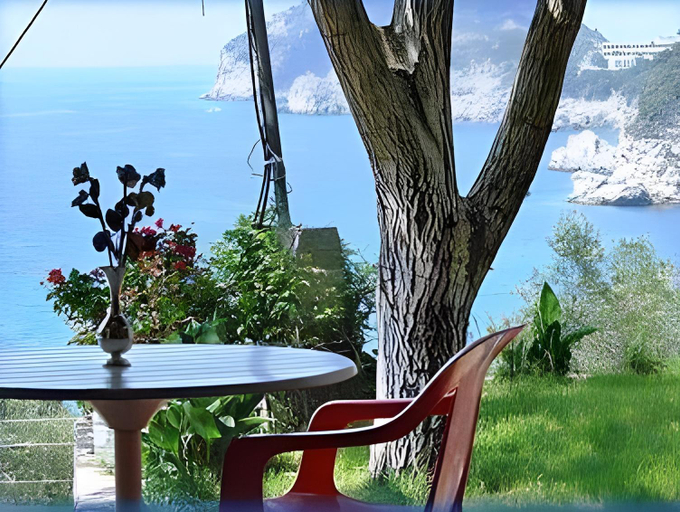 Others 5, Anna Pension, Ionian Islands
