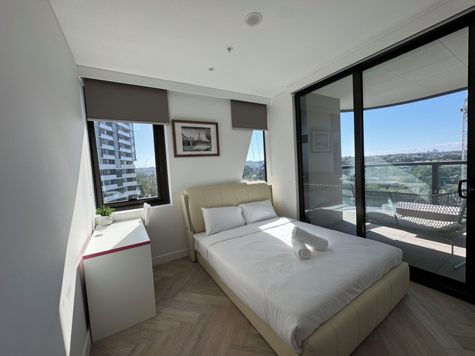 Bedroom 2, Kozyguru | Rhodes | Water View 3Bedrooms Apt, Sydney