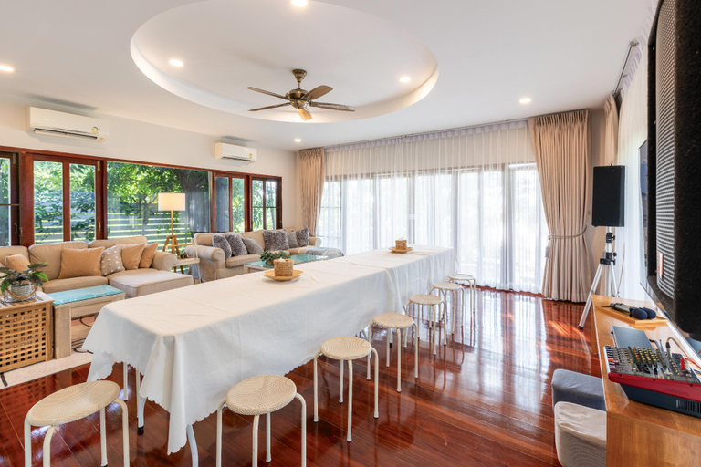 Shared lounge/TV area, Hide & Seek River Villa, Si Prachan