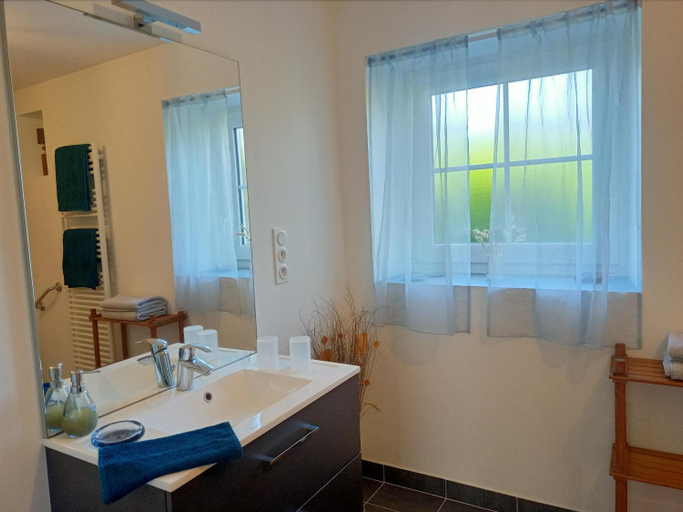 Bathroom, Au Mont & Merveilles, Manche