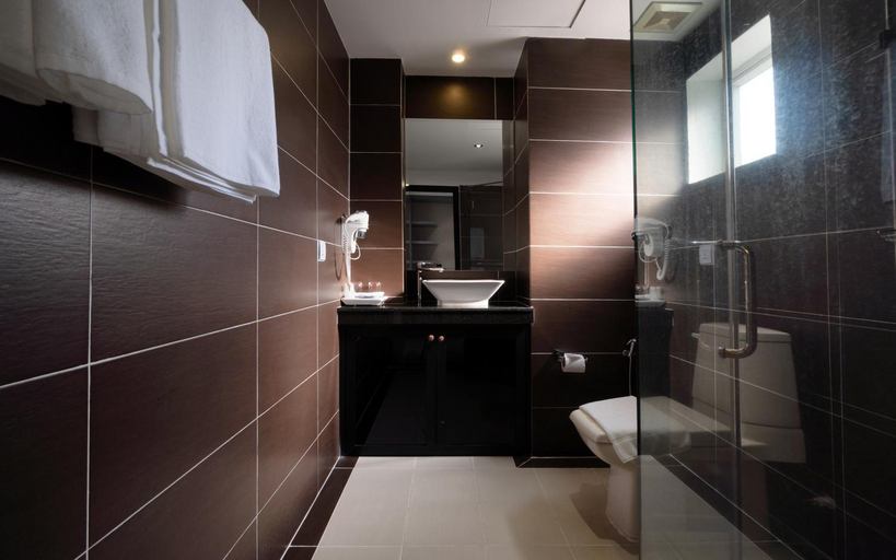 Bathroom 5, F L G Hotel , Phnom Penh