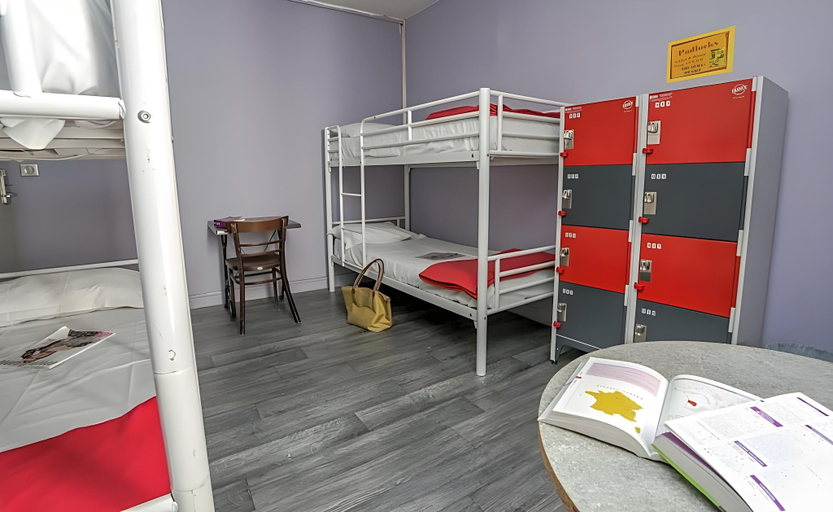 Bedroom 2, Young and Happy Latin Quarter by Hiphophostels, Paris