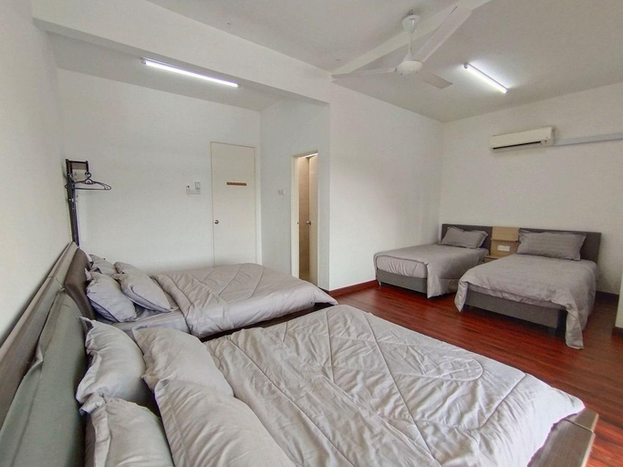Bedroom 2, No 68 Sunlight Homestay 4R3B - (24 Pax,  Karaoke) , Kuala Selangor