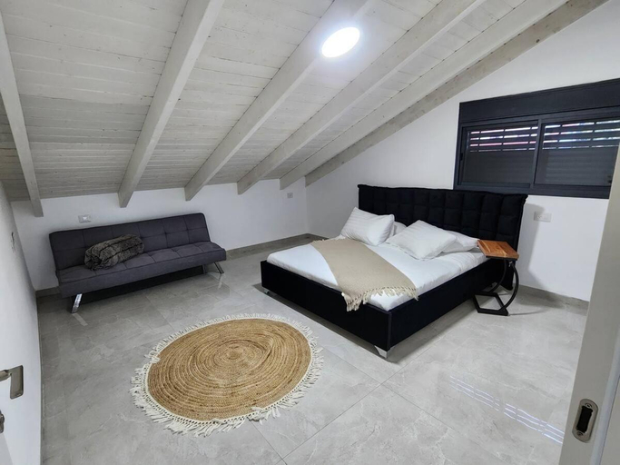Bedroom 3, הילת הנחל