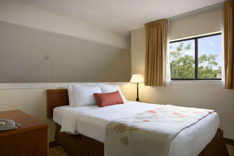 Bedroom 3, Hawthorn Suites by Wyndham Grand Rapids, MI, Kent