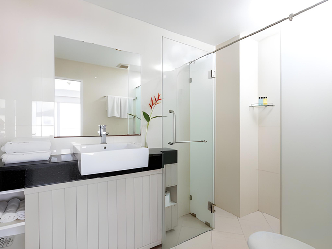 Bathroom 4, Grand Sunset Hotel Phuket, Phuket Island