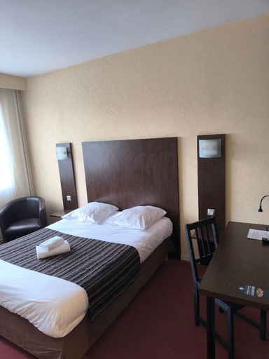 Bedroom 2, Adonis Lyon Est Hotel Artys, Rhône