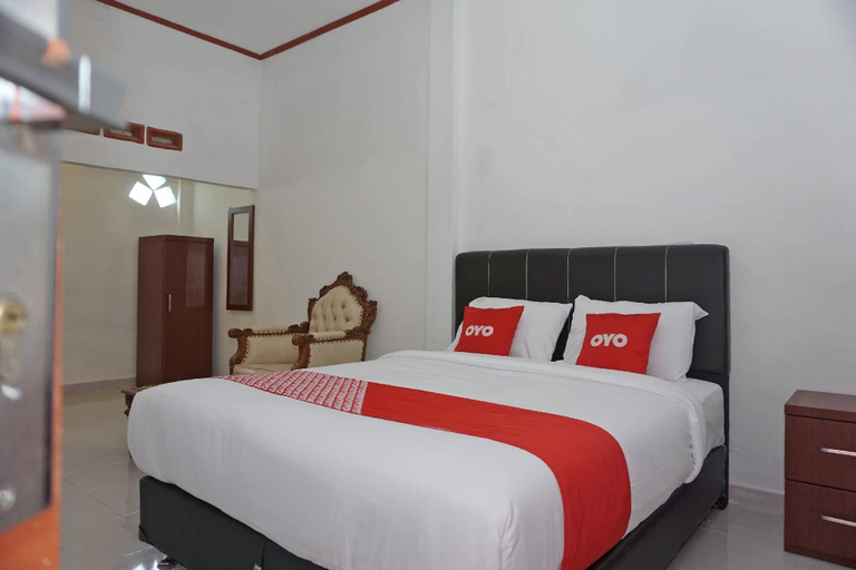 Bedroom, OYO 2635 Ramos Inn, Samosir