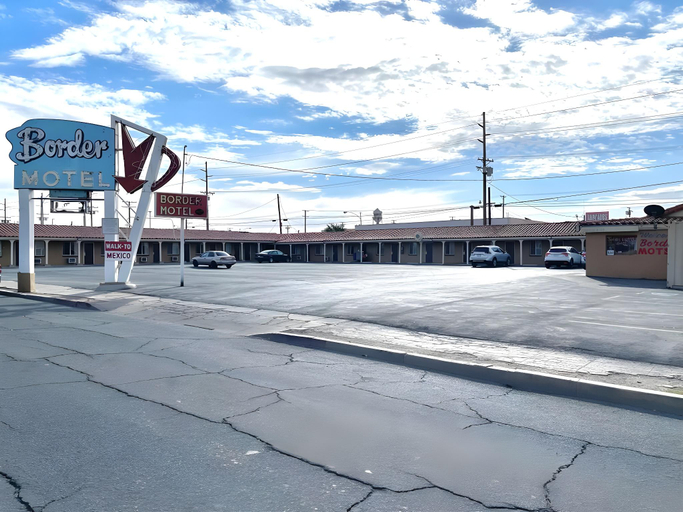 Others 3, Border Motel, Imperial