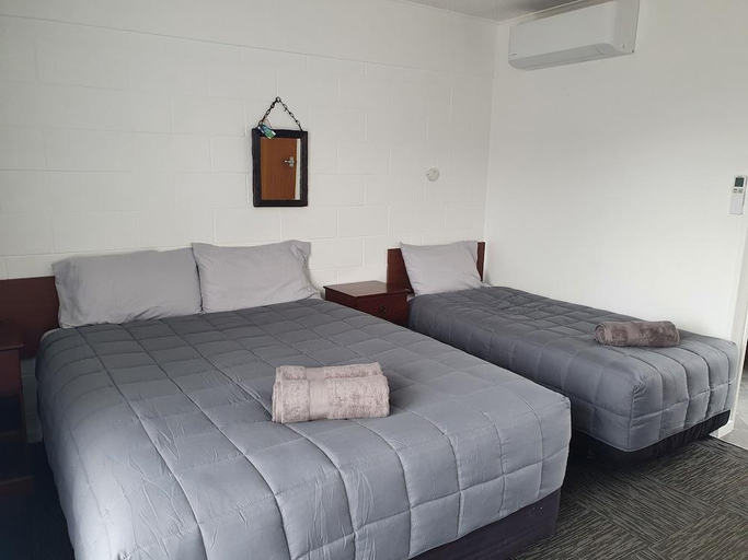 Bedroom 2, Brooklyne Motel, Manawatu
