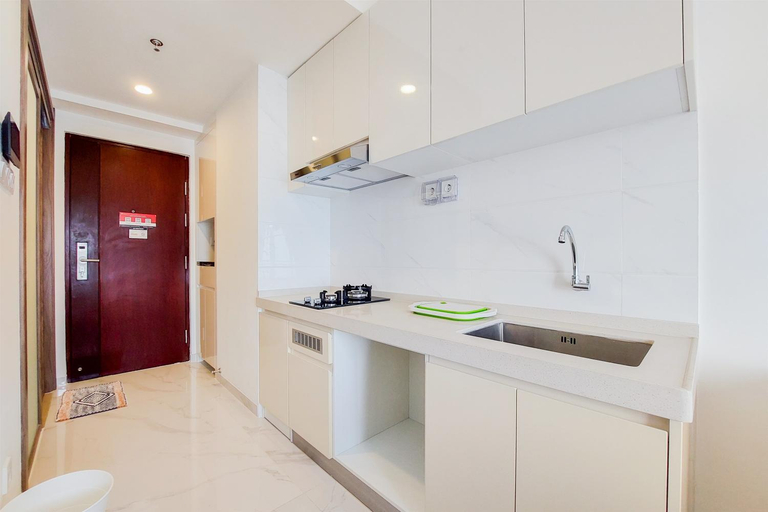 Others 2, Cozy Studio High Floor Sky House BSD By Travelio, South Tangerang