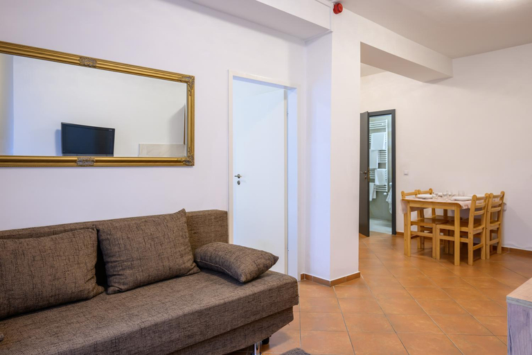 Others 3, Villa Fazola, Eger