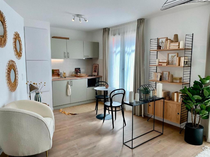 Others 5, Residence Services Seniors MONTANA CHARTRES, Eure-et-Loir