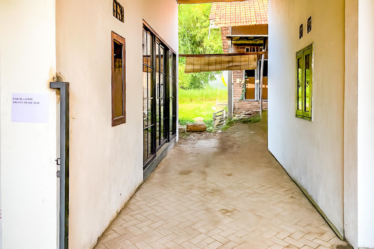 Public Area, RedDoorz Syariah @ Hotel Yasmine Pandaan, Pasuruan