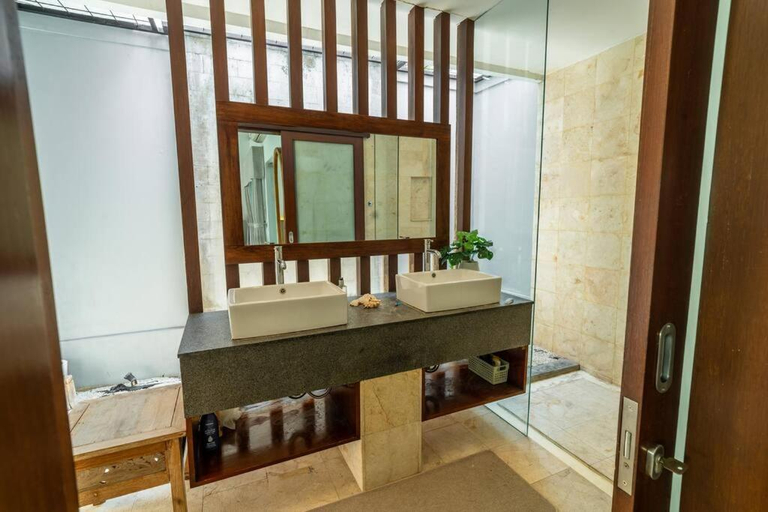 Bathroom 4, Ocean Breeze Villa -4BR villa in Canggu, Badung