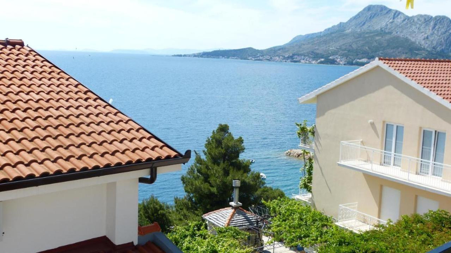 Others 4, Beach apartments Nemira, Omiš