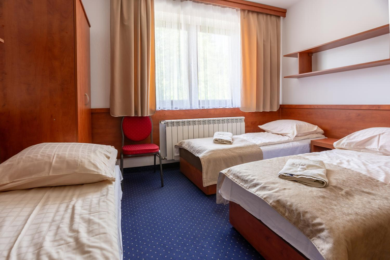 Bedroom 2, Dom Wczasowy Jedrol - Jacuzzi & Basen, Tatra