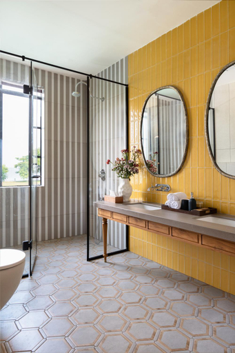 Bathroom 5, The Lake Manor, Ernakulam