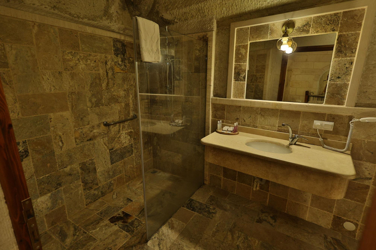 Bathroom 3, Osmanbey Cave House, Nevşehir