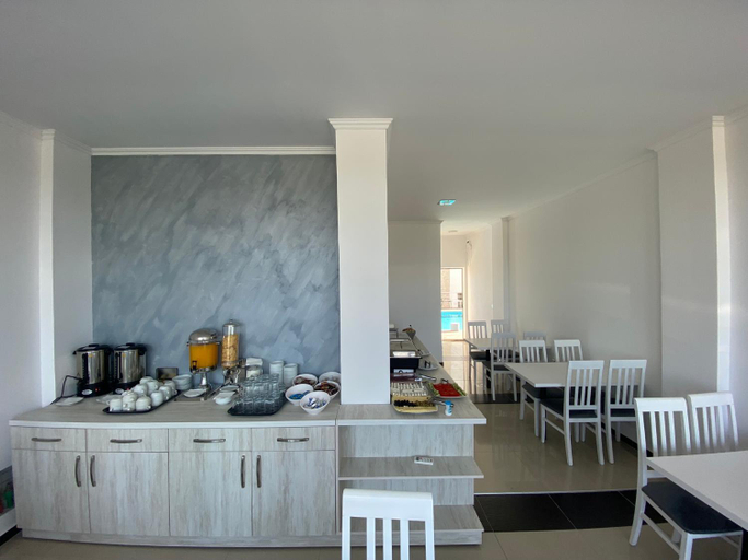Food & Drinks, Etna Apartments