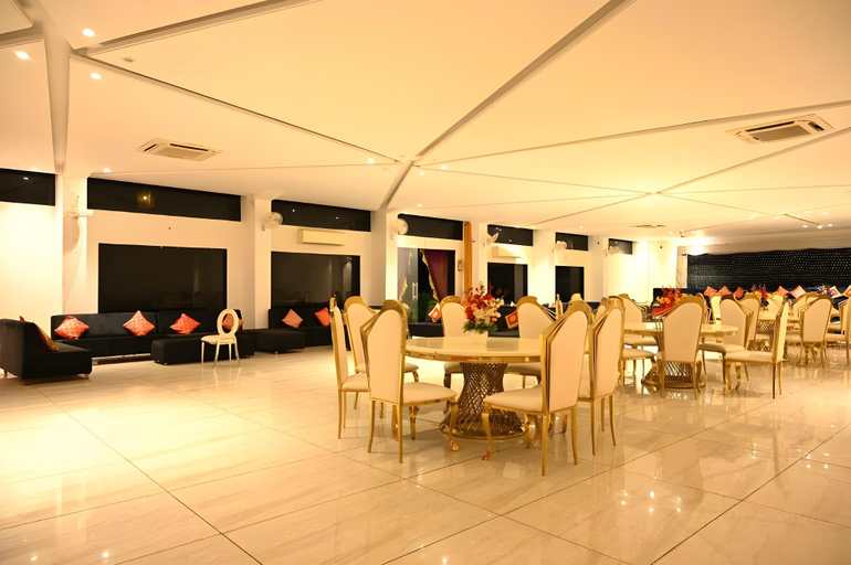 Food & Drinks 5, Nakshatra Resort & Garden, Shivpuri