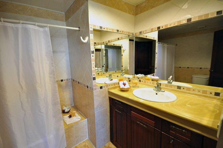 Bathroom 3, Bavaro Punta Cana Hotel Flamboyan, Salvaleon de Higuey
