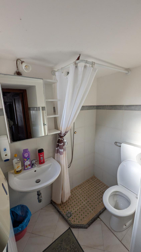 Shower 2, Trullo Malvisco, Bari