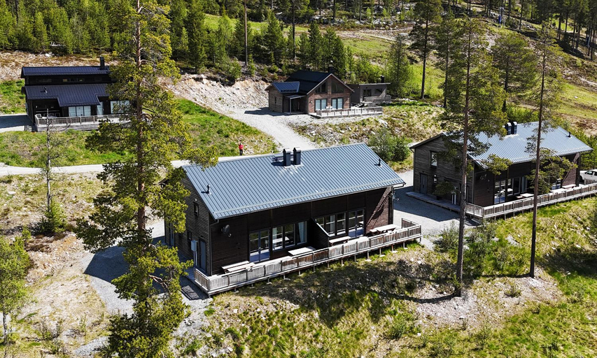 Exterior & Views