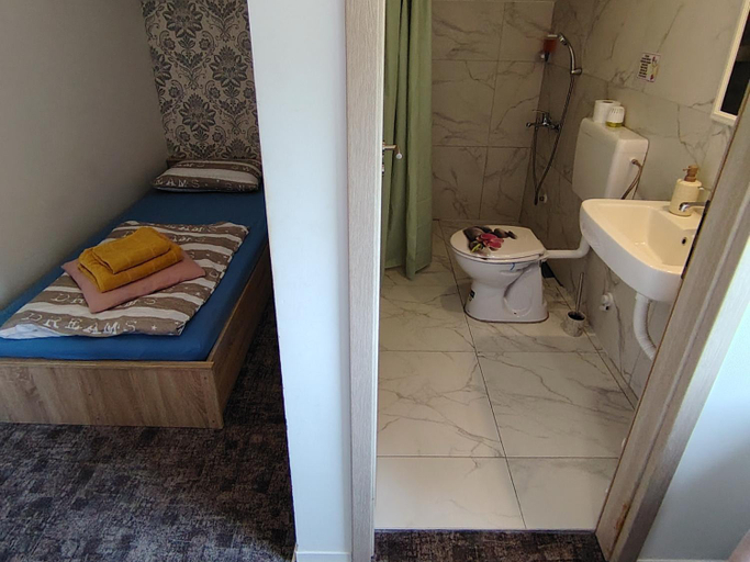 Bathroom 3, RoomPoint, Ljubljana