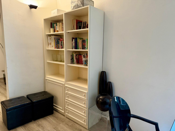 Others 4, Zanobi apartments, Florence